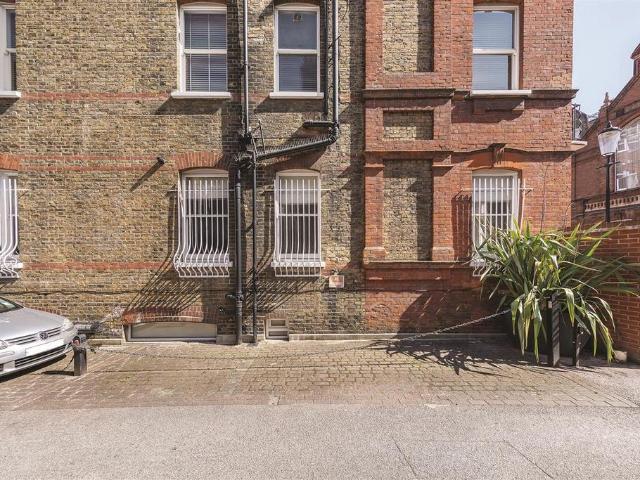 Park Home for sale in Brompton, Greater London