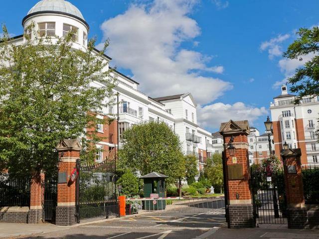 Park Home for sale in Earl's Court, Greater London
