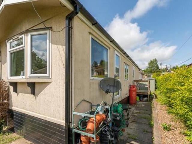 House for sale in Lawnswood, Leeds