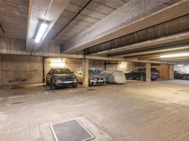 Property for sale in Cat Hill
