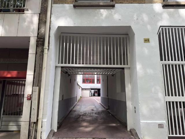 Garage vente à Paris, Île-de-France
