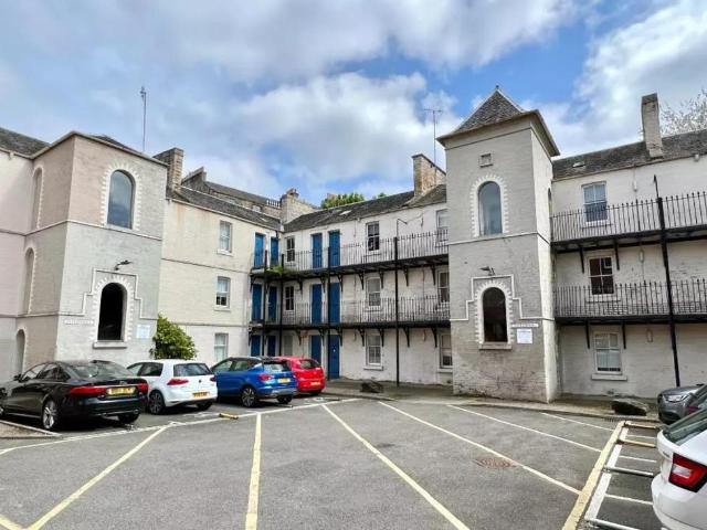 Park Home for rent in Silvermills, Scotland