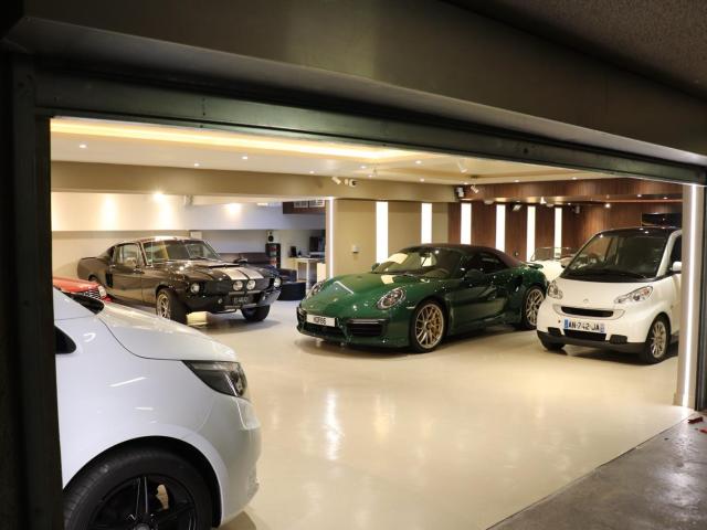 Garage vente à Paris, Île-de-France