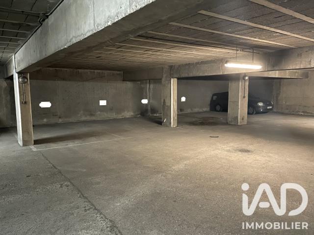 Garage vente à Paris 10e Arrondissement, Paris