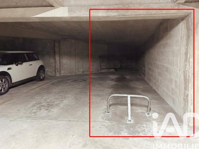 Garage vente à Paris, Île-de-France