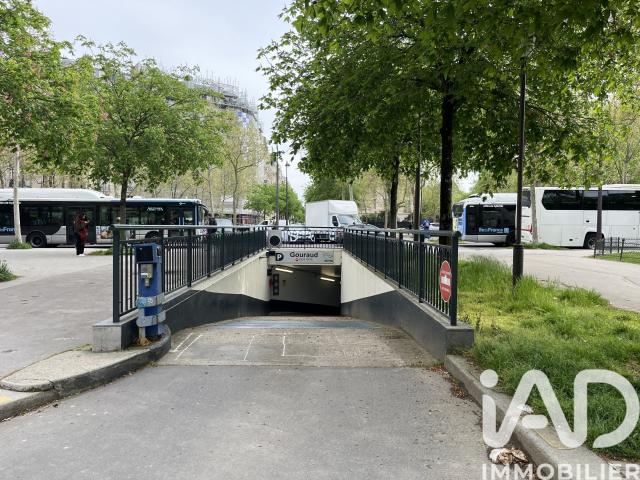 Garage vente à Paris, Île-de-France