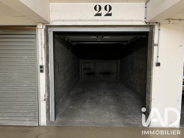 Garage vente à Paris 7e Arrondissement, Paris
