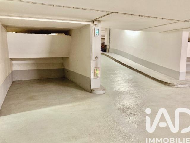 Garage vente à Paris, Île-de-France