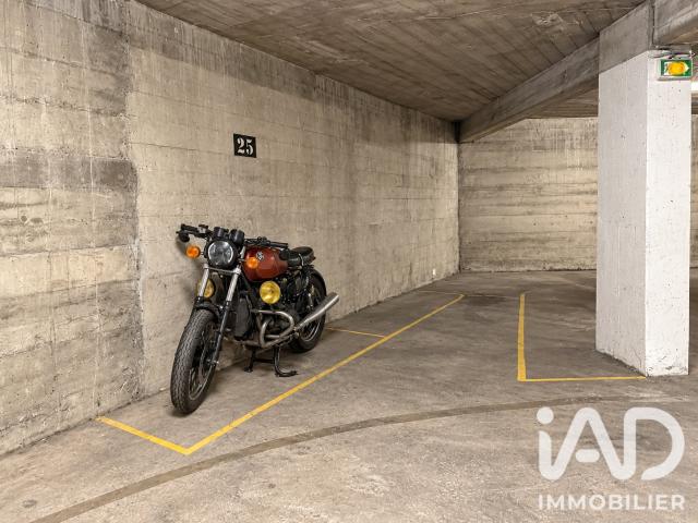 Garage vente à Paris, Île-de-France