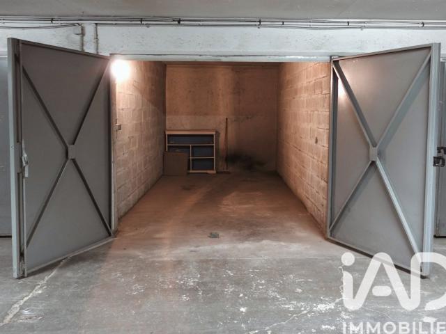 Garage vente à Paris, Île-de-France