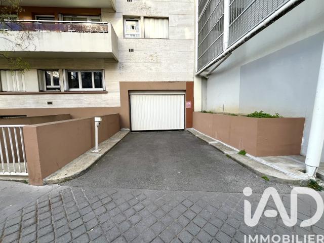 Garage vente à Paris, Île-de-France