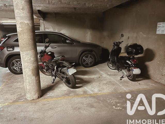 Garage vente à Paris, Île-de-France