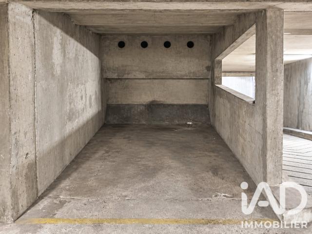 Garage vente à Paris, Île-de-France
