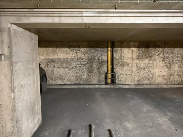 Garage vente à Paris, Île-de-France