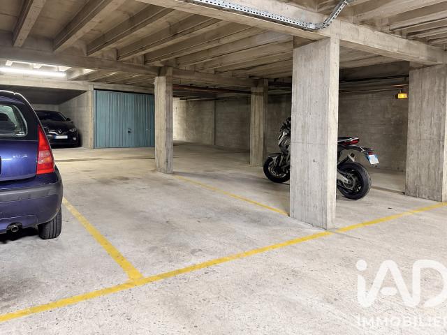 Garage vente à Paris, Île-de-France