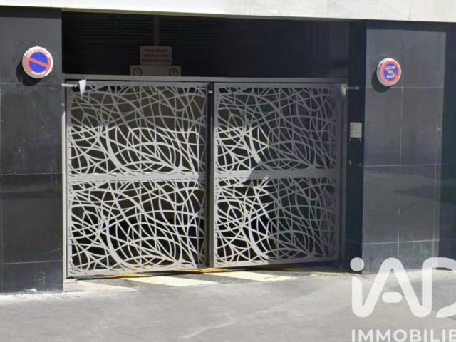 Garage vente à Paris, Île-de-France