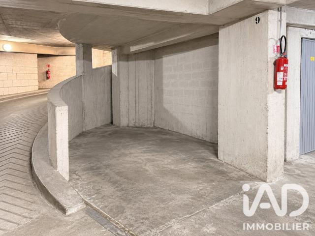 Garage vente à Paris, Île-de-France