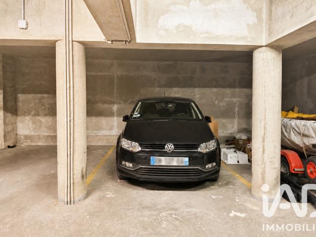 Garage vente à Paris, Île-de-France