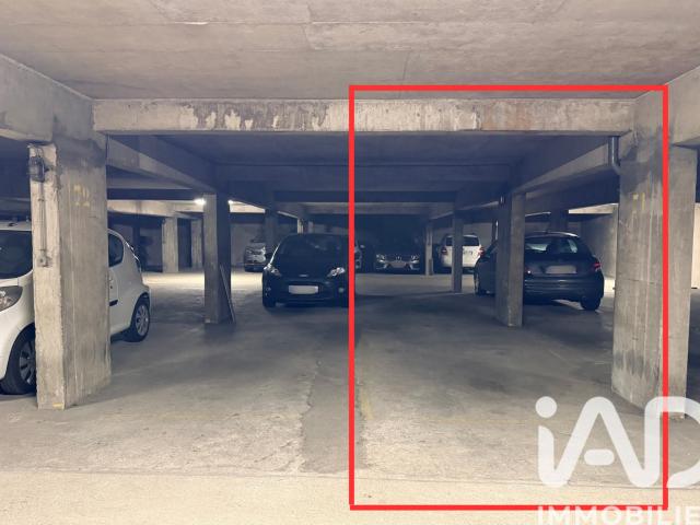 Garage vente à Paris, Île-de-France