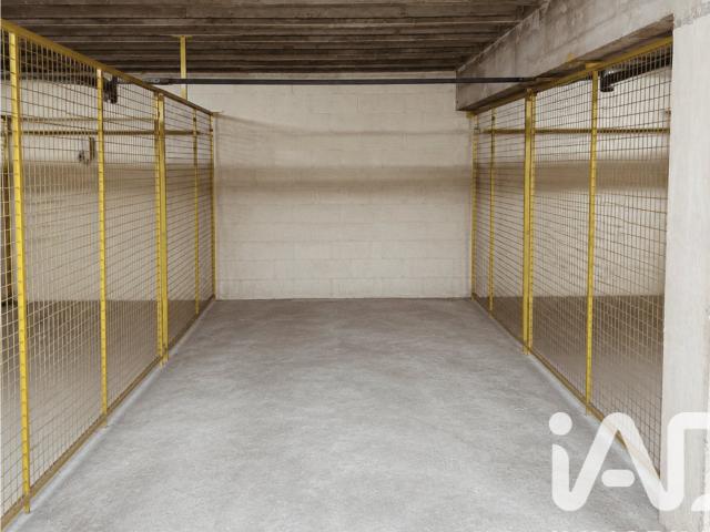 Garage vente à Paris, Île-de-France