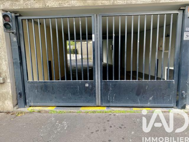 Garage vente à Paris, Île-de-France