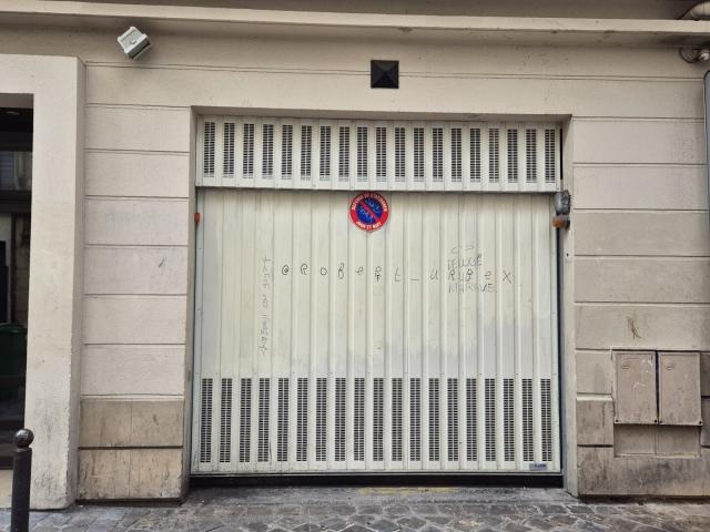 Garage vente à Paris, Île-de-France
