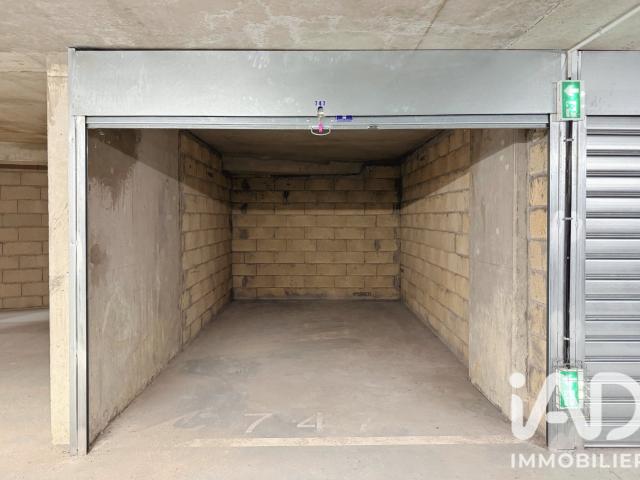 Garage vente à Paris, Île-de-France