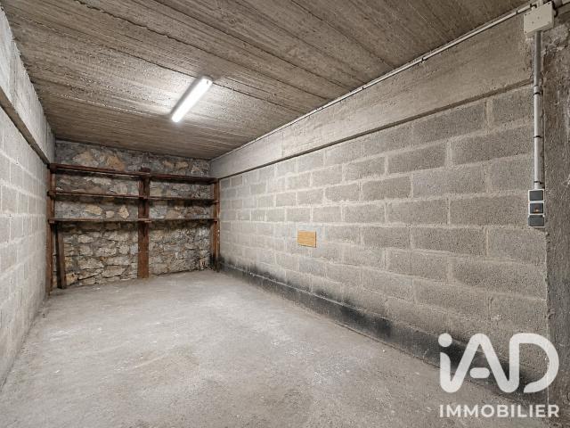 Garage vente à Paris, Île-de-France