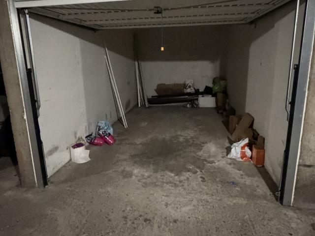 Garage vente à Paris, Île-de-France