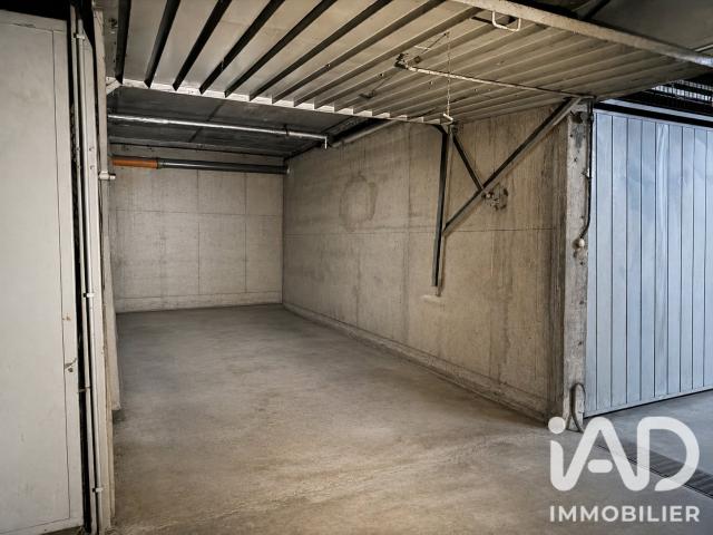 Garage vente à Paris, Île-de-France