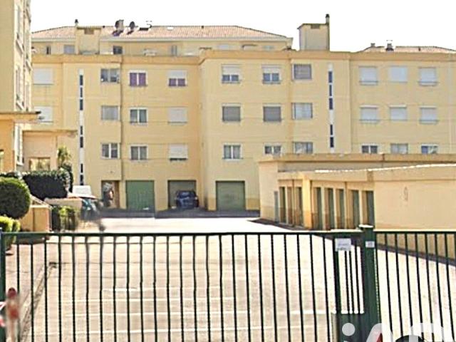 Garage vente à Arrondissement de Draguignan, Fréjus