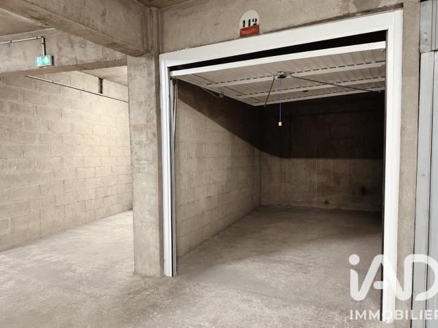 Garage vente à Paris, Île-de-France