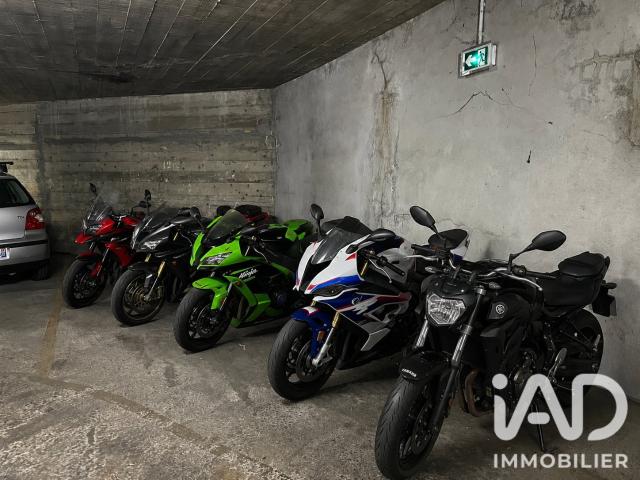 Garage vente à Paris, Île-de-France