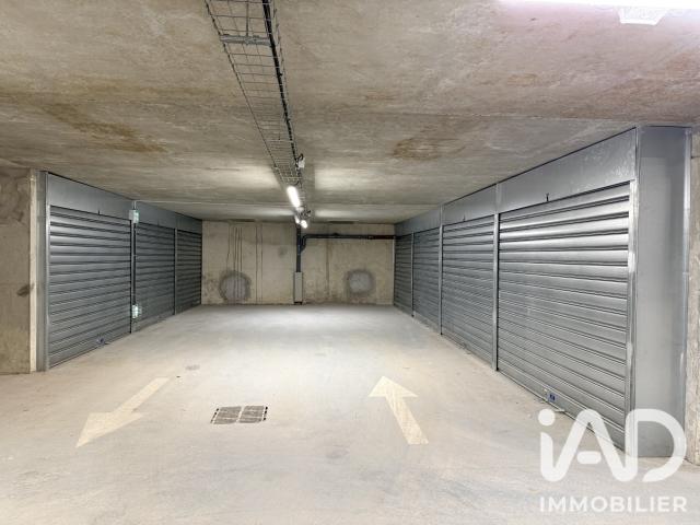 Garage vente à Paris, Île-de-France