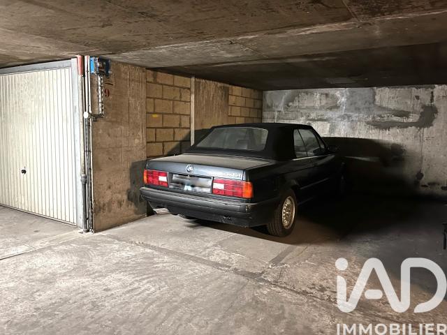 Garage vente à Paris, Île-de-France