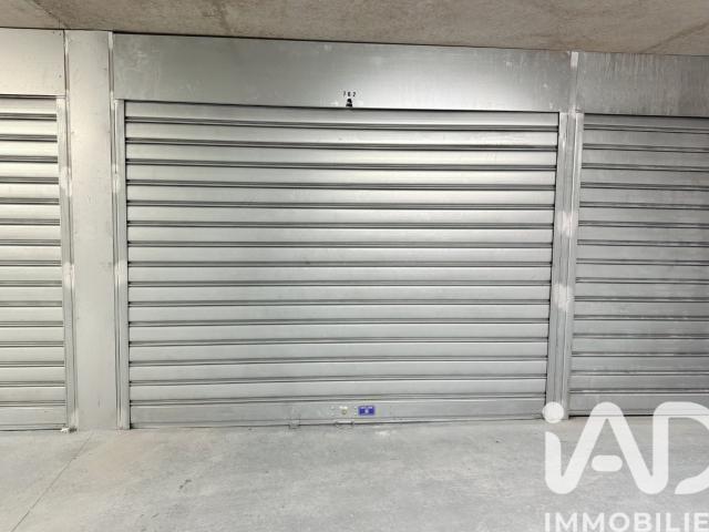 Garage vente à Paris, Île-de-France