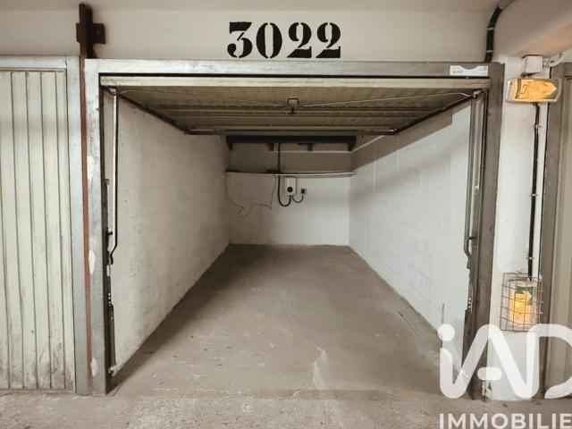 Garage vente à Paris, Île-de-France