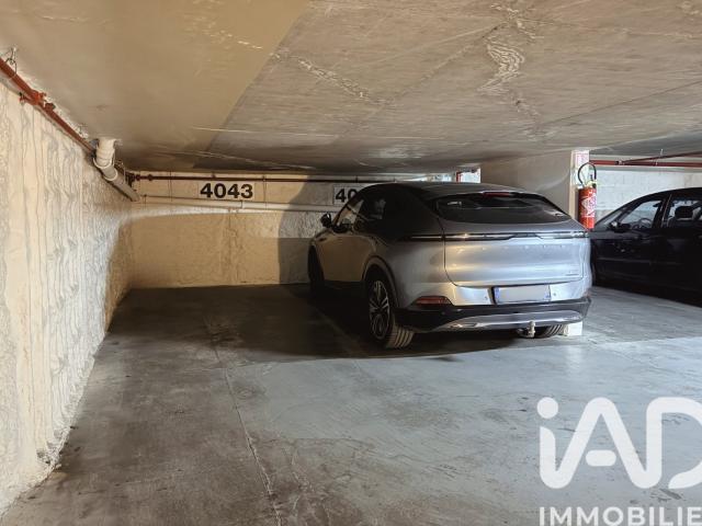 Garage vente à Paris, Île-de-France