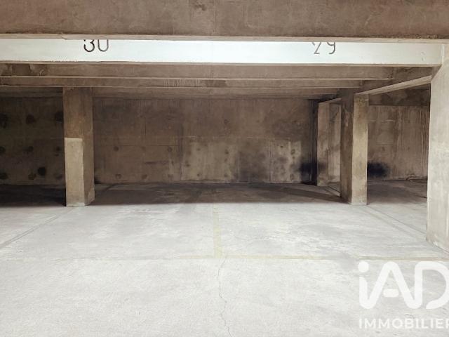 Garage vente à Paris, Île-de-France