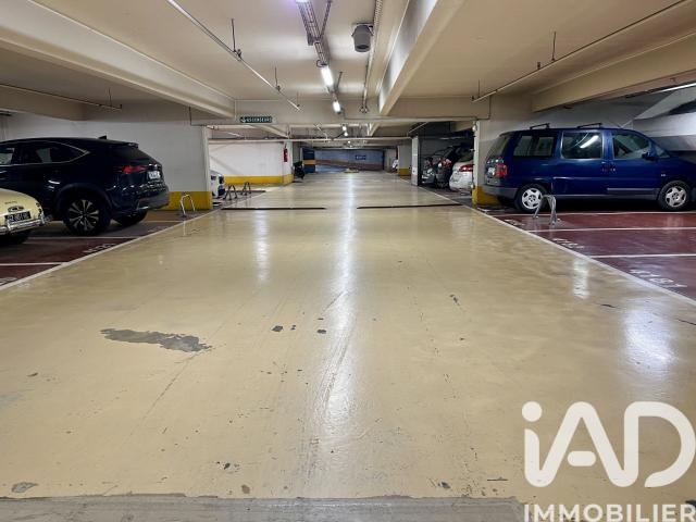 Garage vente à Paris, Île-de-France