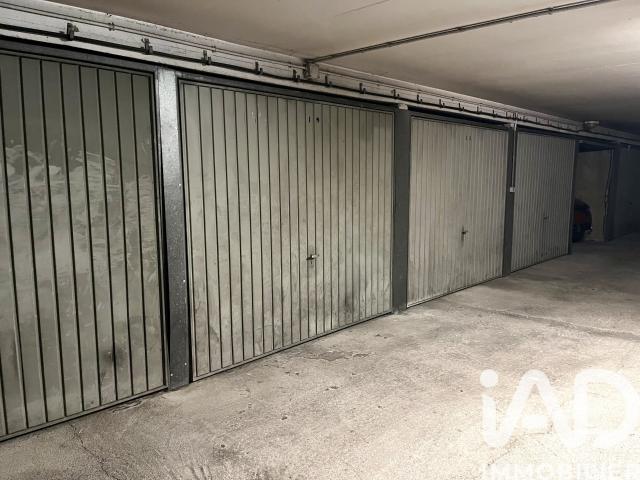 Garage vente à Paris, Île-de-France