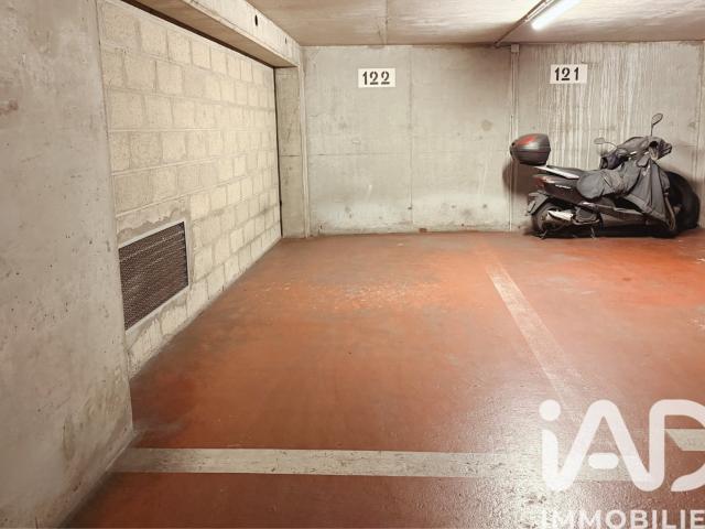 Garage vente à Paris, Île-de-France