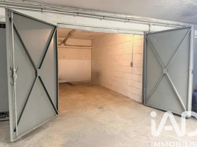 Garage vente à Paris, Île-de-France