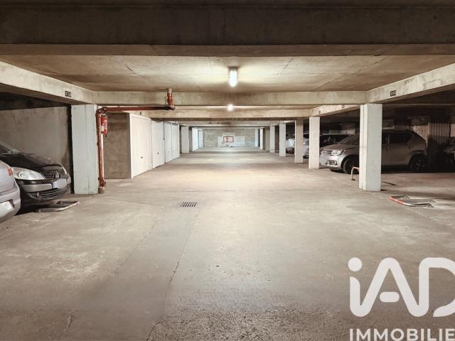 Garage vente à Paris, Île-de-France