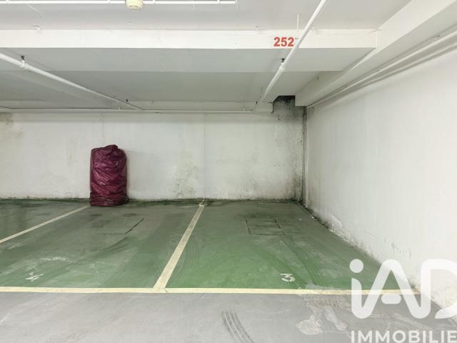 Garage vente à Paris, Île-de-France