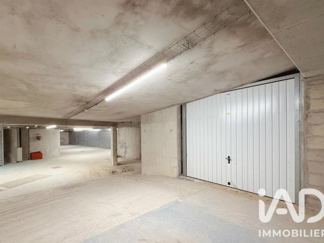 Garage vente à Paris, Île-de-France