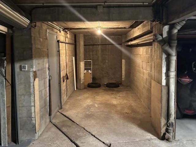 Garage vente à Paris, Île-de-France