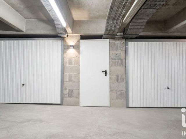 Garage vente à Centre Deux, Saint-Étienne