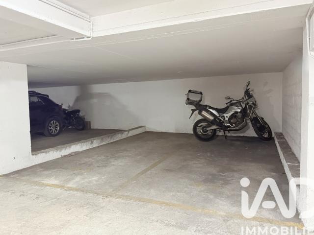 Garage vente à Paris, Île-de-France