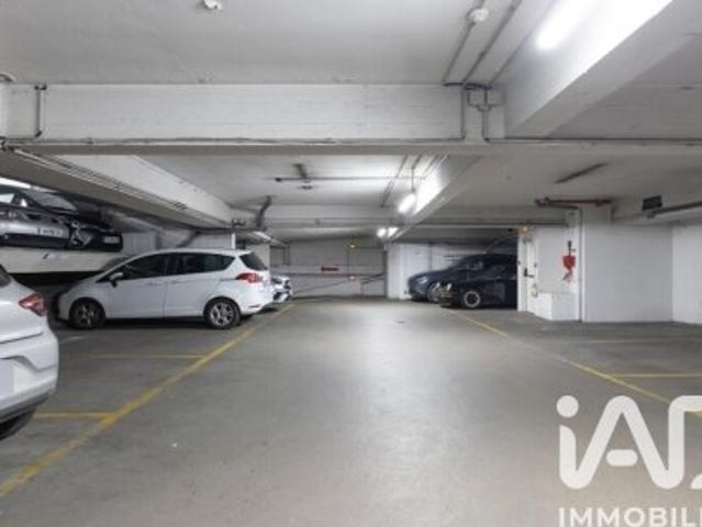 Garage vente à Paris, Île-de-France